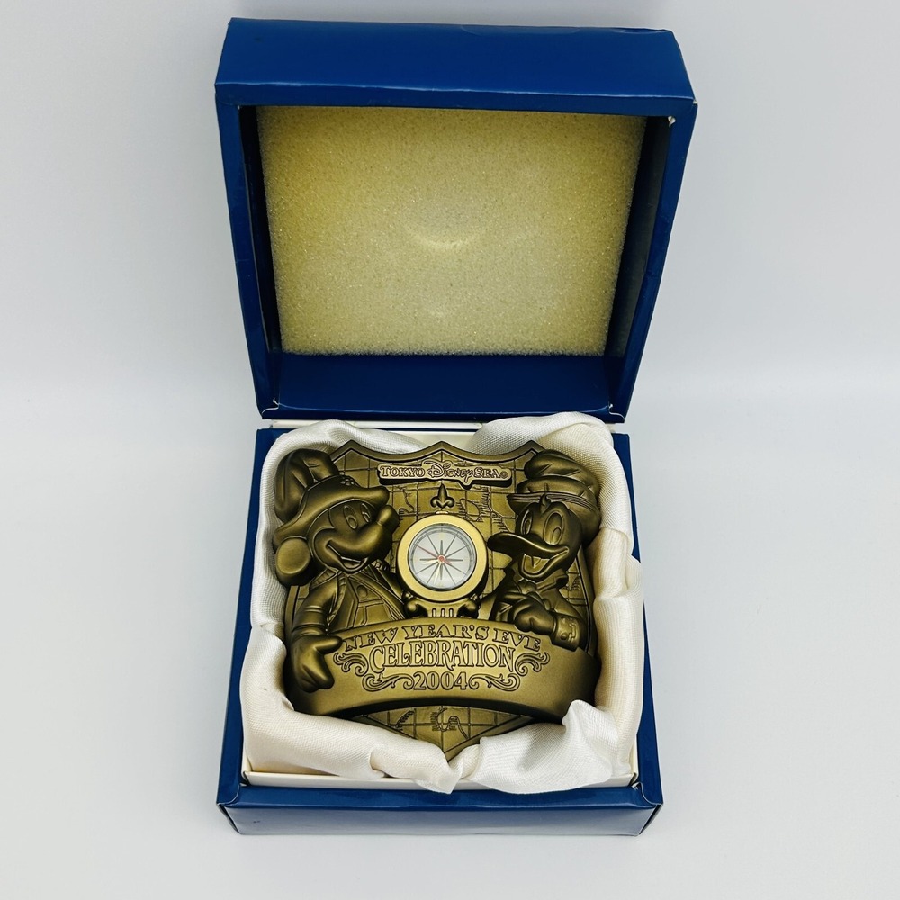 VINTAGE Tokyo Disney Sea Clock New Year's Eve 2004 Walt Mickey Mouse Japan Boxed